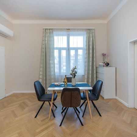 Charming Apartment Near Prater Wien Eksteriør billede