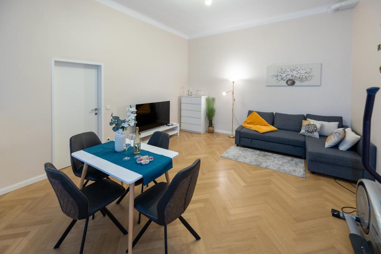 Charming Apartment Near Prater Wien Eksteriør billede