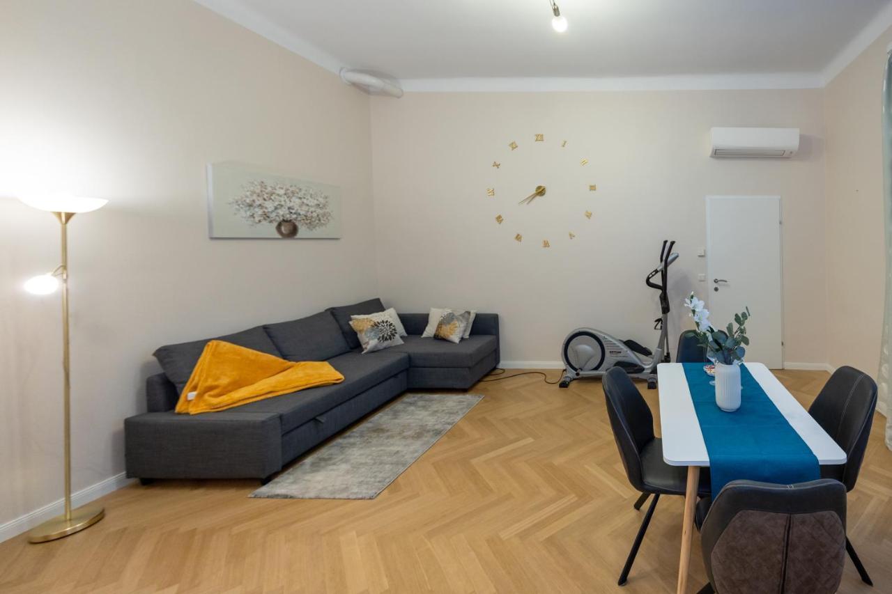 Charming Apartment Near Prater Wien Eksteriør billede