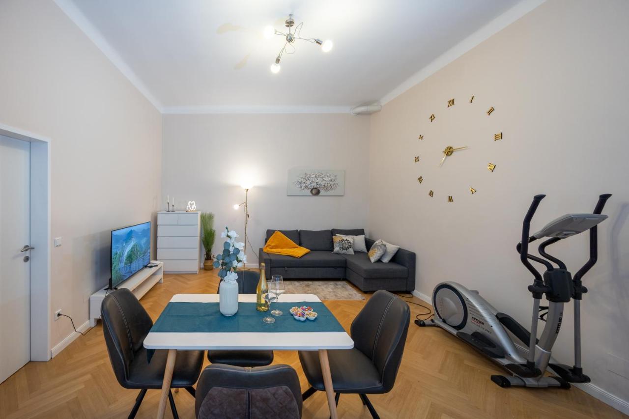 Charming Apartment Near Prater Wien Eksteriør billede
